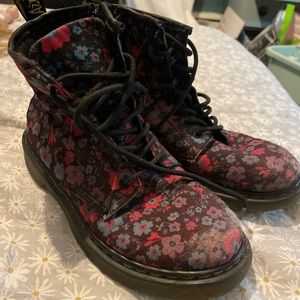 Dr martens Delaney floral boots girls